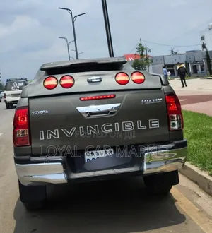 Toyota Hilux 2021 Gray
