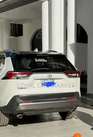 Toyota RAV4 2019 White