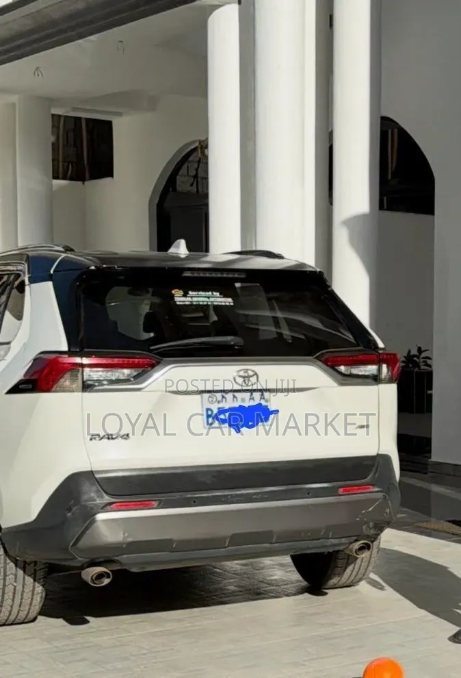 Toyota RAV4 2019 White