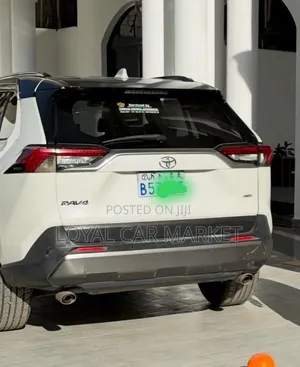 Toyota RAV4 2019 White