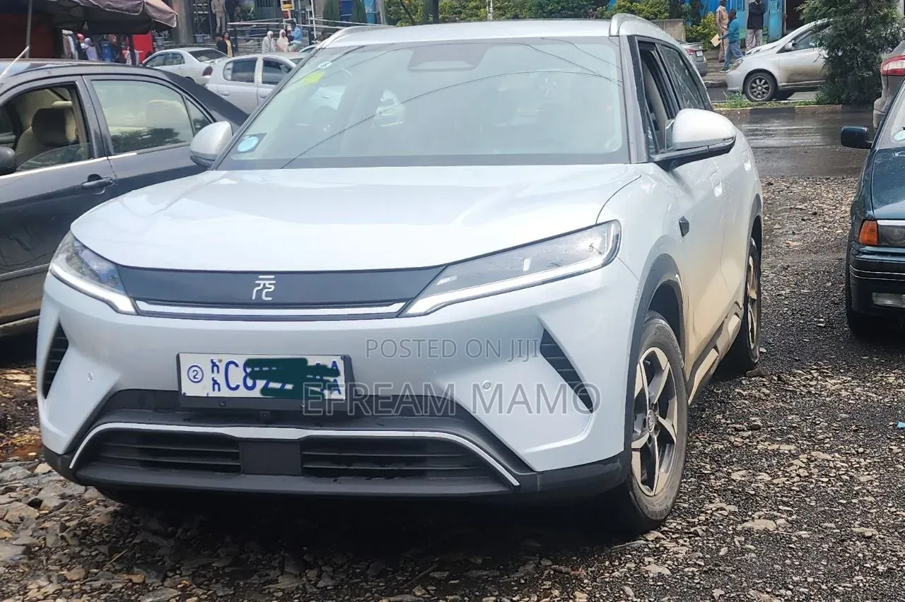 BYD Yuan Up 2025 Silver
