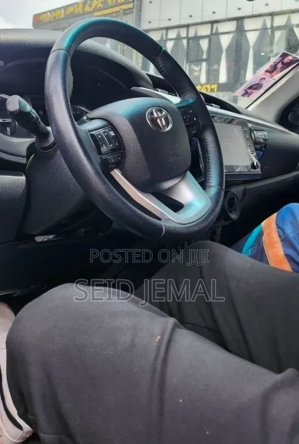 Toyota Hilux 2021 Gray