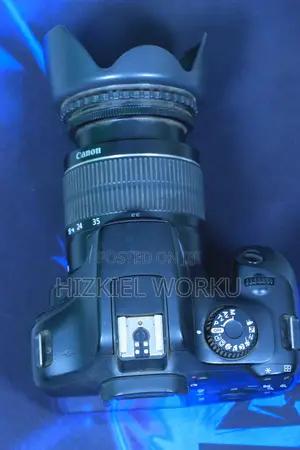 Canon T100 Camera
