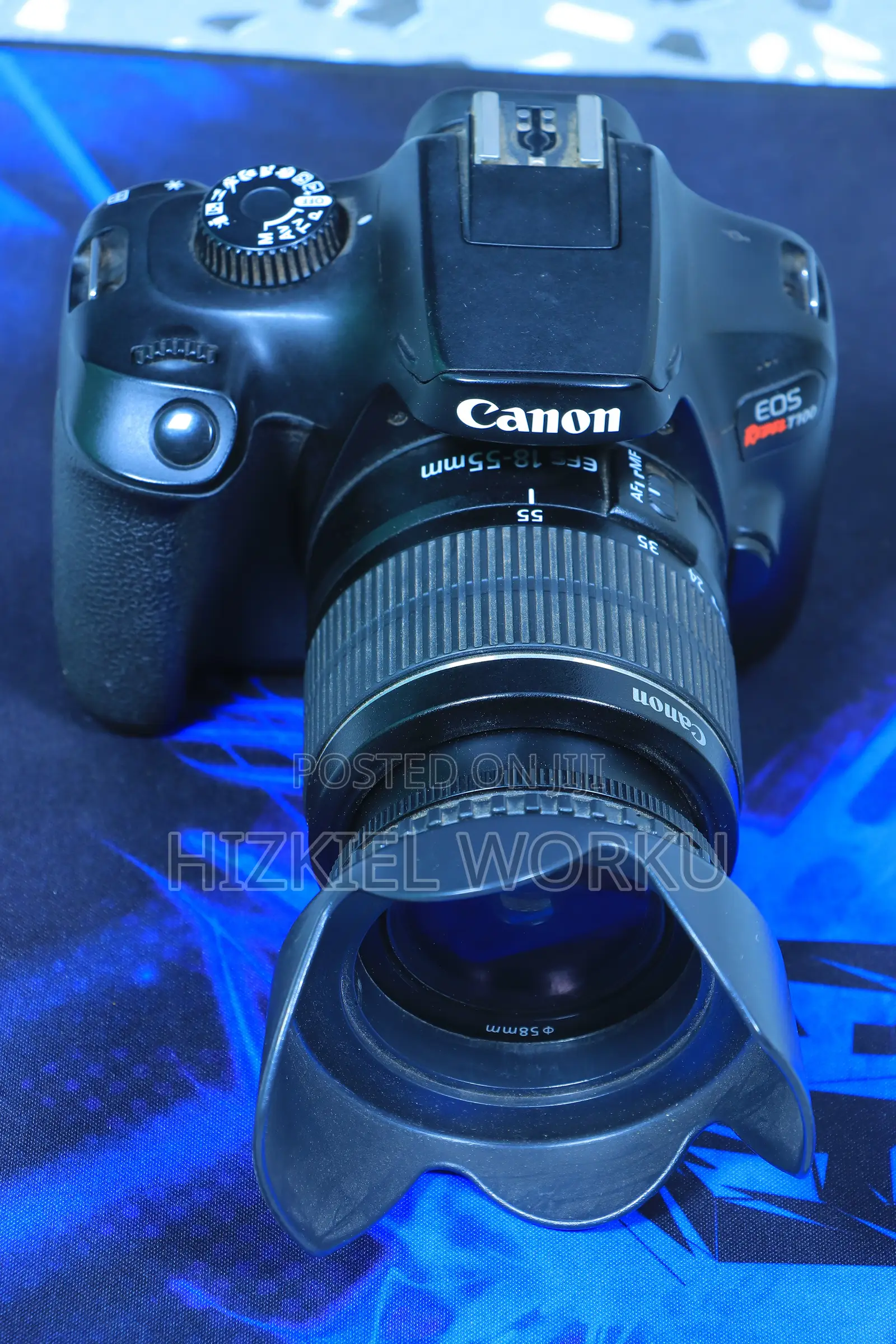 Canon T100 Camera