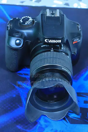 Canon T100 Camera