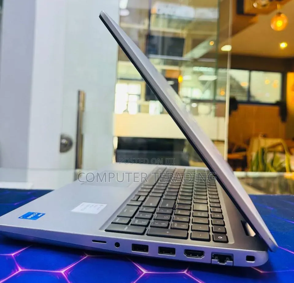 New Laptop Dell Inspiron 15 3581 16GB Intel Core i7 SSD 512GB