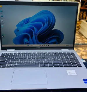 New Laptop Dell Inspiron 15 3581 16GB Intel Core i7 SSD 512GB