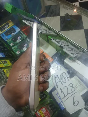 Infinix Smart 8 128 GB Gold