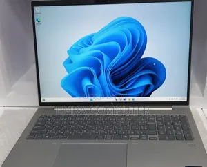 New Laptop HP EliteBook 660 G11 16GB Intel Core Ultra 7 SSD 512GB
