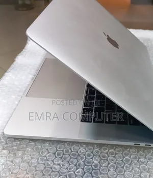 New Laptop Apple MacBook Pro 2018 16GB Intel Core i7 SSD 256GB