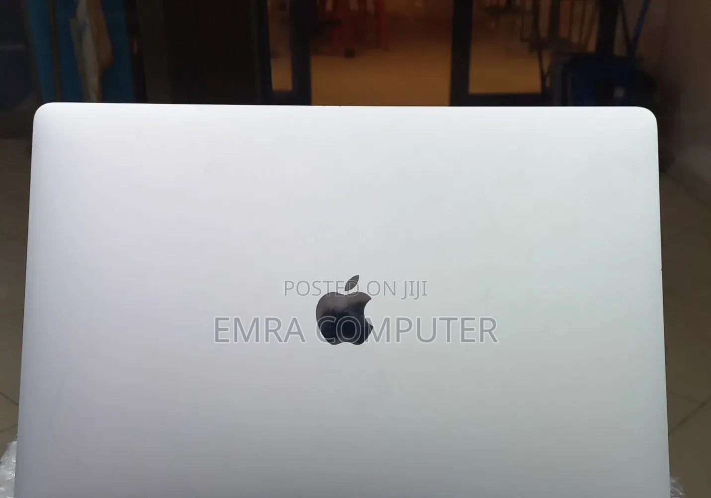 New Laptop Apple MacBook Pro 2018 16GB Intel Core i7 SSD 256GB