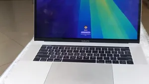 New Laptop Apple MacBook Pro 2018 16GB Intel Core i7 SSD 256GB