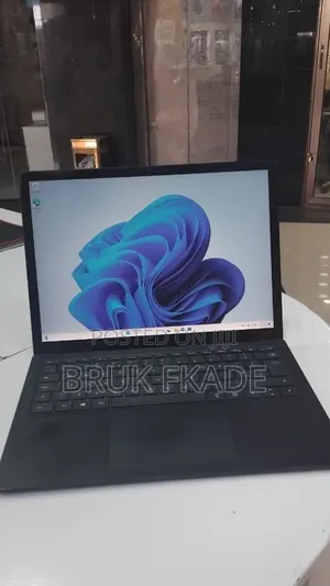 New Laptop Microsoft Surface Laptop 4 16GB Intel Core i7 SSD 512GB