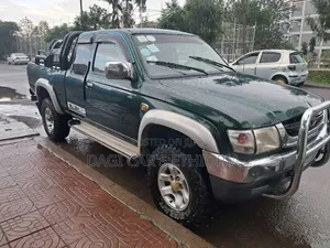 Toyota Hilux 2003 Green