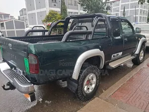 Toyota Hilux 2003 Green