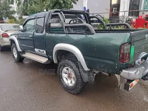 Toyota Hilux 2003 Green