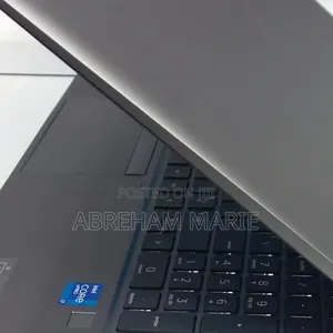 New Laptop HP ZBook Firefly G8 16GB Intel Core i7 SSD 512GB