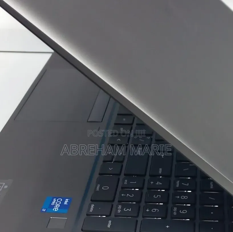 New Laptop HP ZBook Firefly G8 16GB Intel Core i7 SSD 512GB