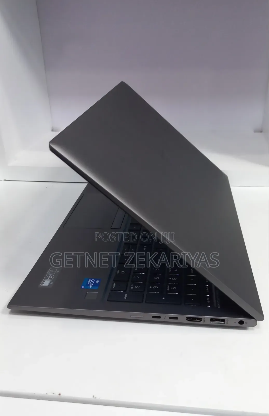 New Laptop HP ZBook Firefly G8 16GB Intel Core i7 SSD 512GB