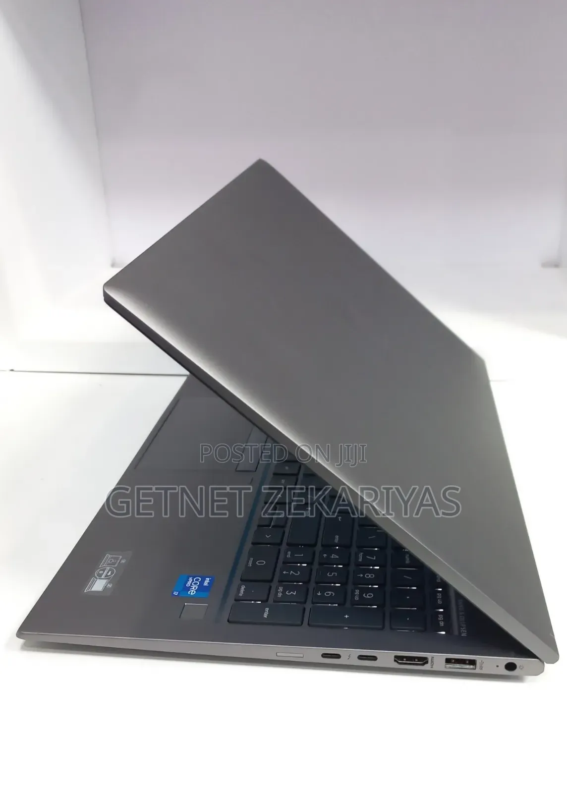 New Laptop HP ZBook Firefly G8 16GB Intel Core i7 SSD 512GB