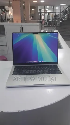 New Laptop Apple MacBook Pro 2024 M4 16GB Apple M4 SSD 512GB