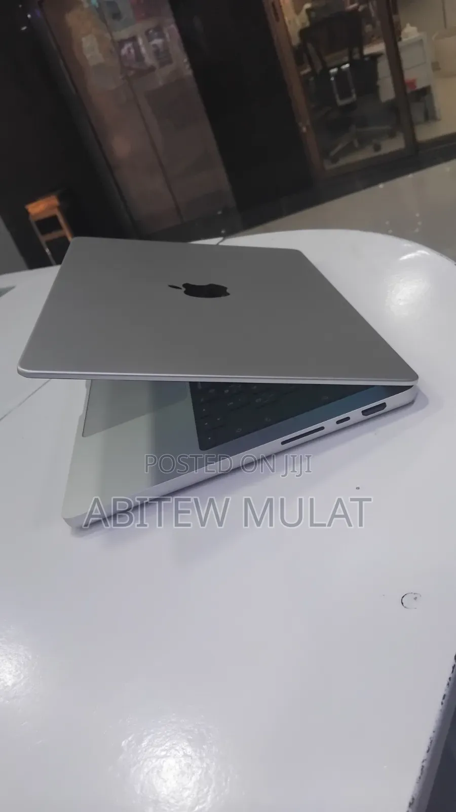 New Laptop Apple MacBook Pro 2024 M4 16GB Apple M4 SSD 512GB
