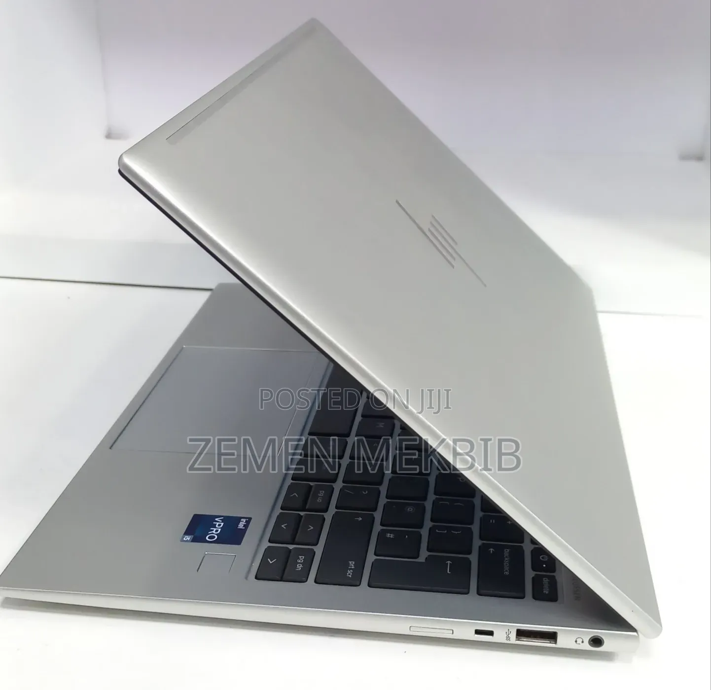 New Laptop HP EliteBook 830 G9 16GB Intel Core i5 SSD 512GB