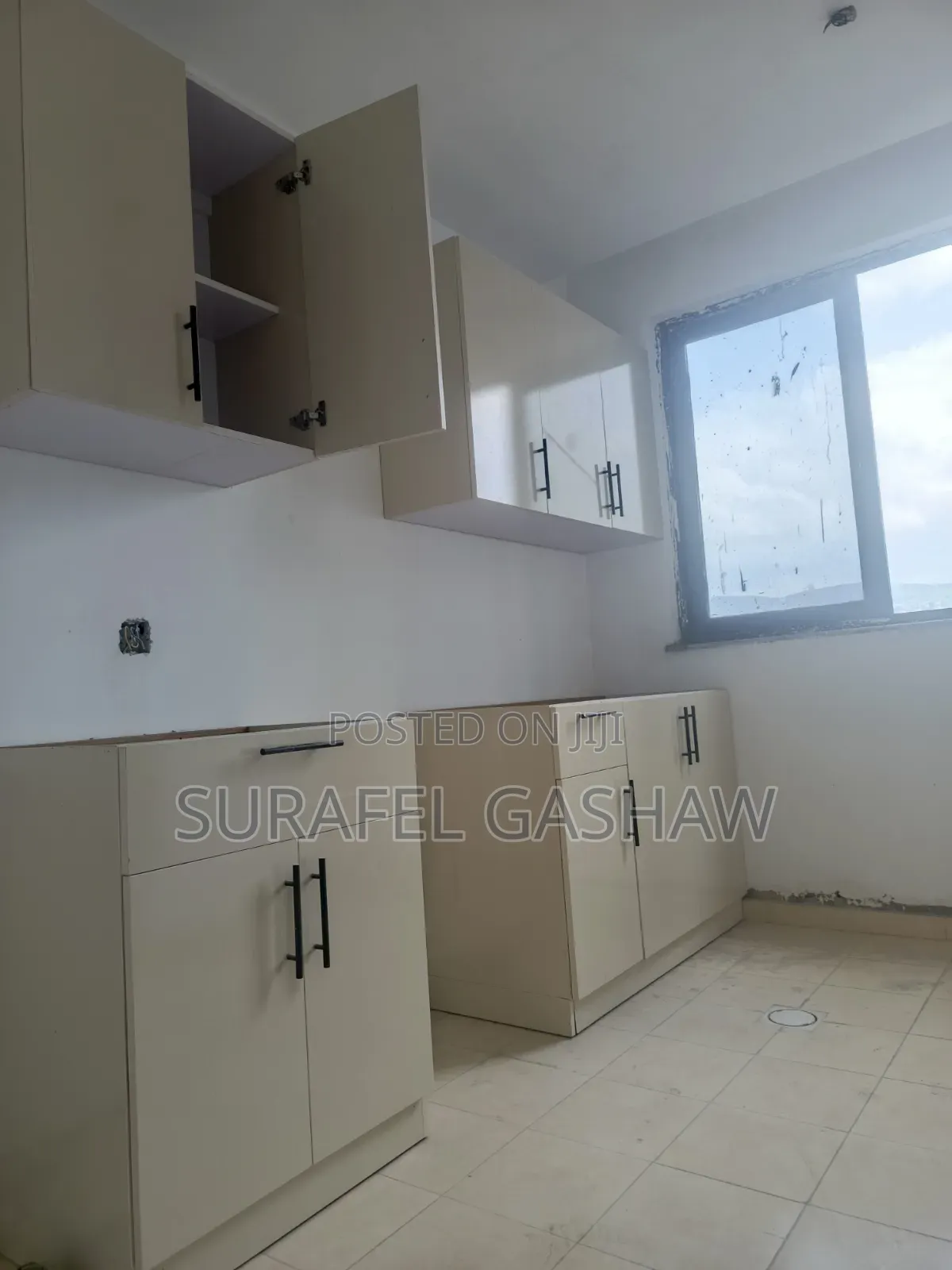 Furnished 2bdrm Apartment in ሲኤምሲ ጋስት ሞል ፊትለፊት, Addis Ketema for sale