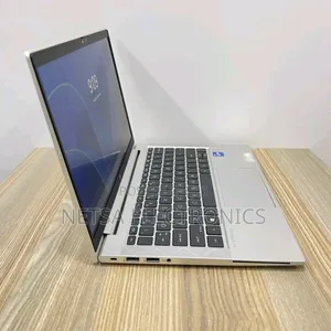 New Laptop HP EliteBook 830 G8 16GB Intel Core i5 SSD 512GB