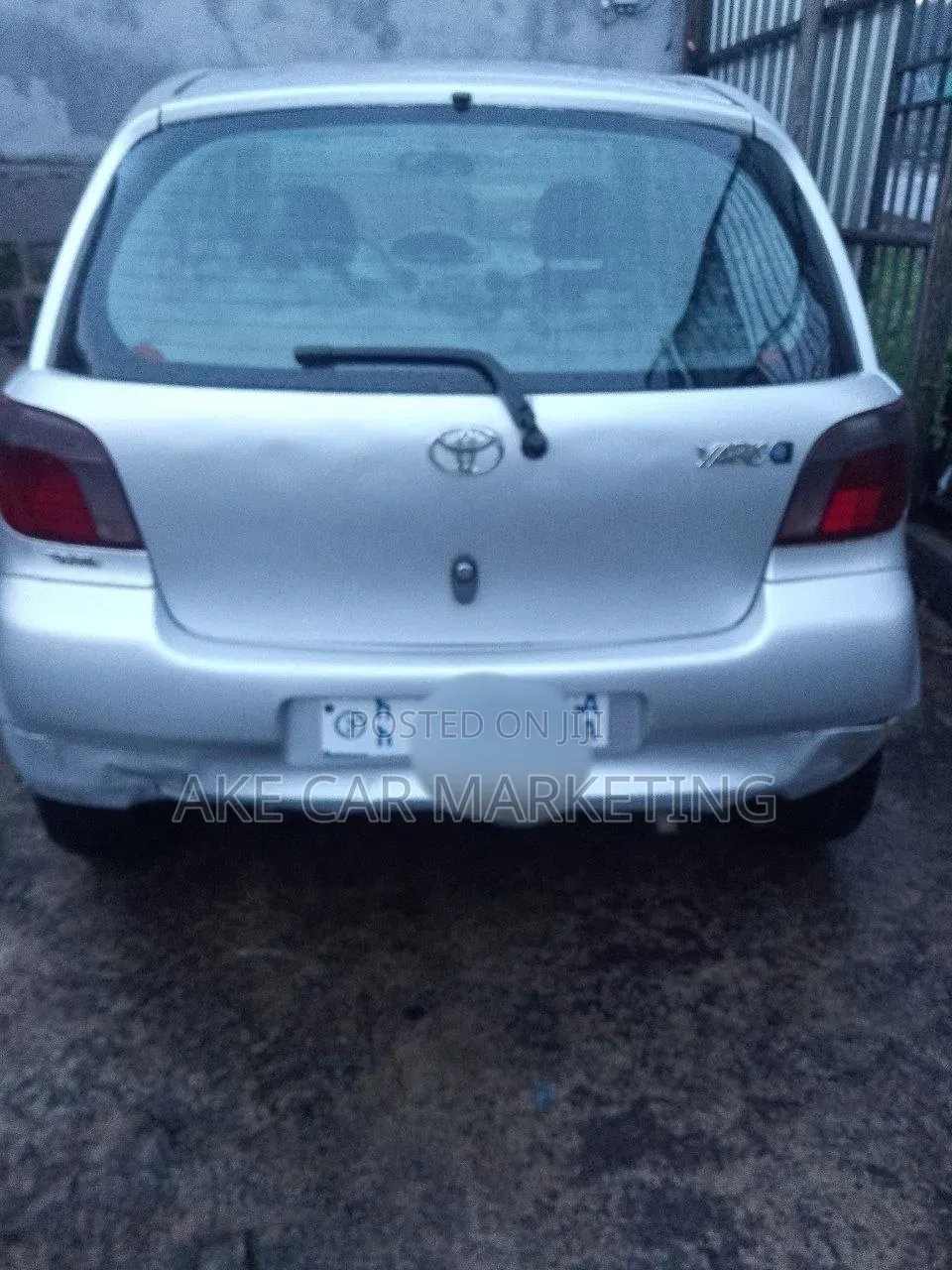 Toyota Vitz 1.3 AWD 5dr 1999 Silver