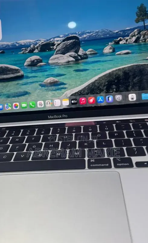New Laptop Apple MacBook Pro 2020 M1 16GB Apple M1 Pro SSD 1T