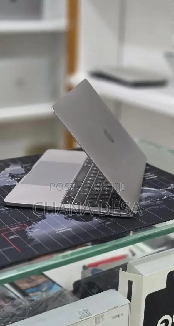 New Laptop Apple MacBook Pro 2019 16GB Intel Core i7 SSD 512GB
