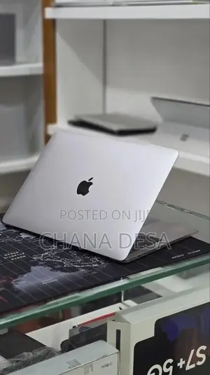 New Laptop Apple MacBook Pro 2019 16GB Intel Core i7 SSD 512GB