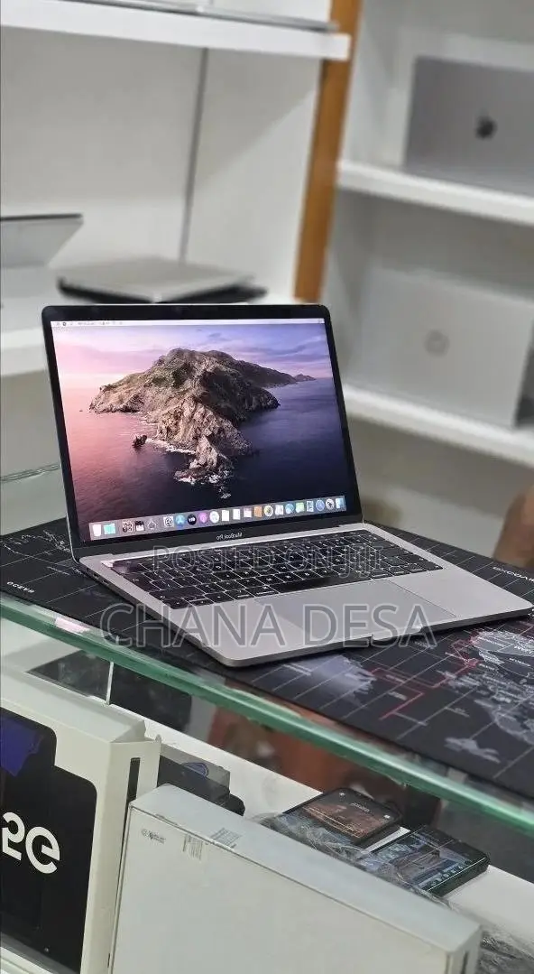 New Laptop Apple MacBook Pro 2019 16GB Intel Core i7 SSD 512GB