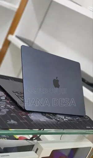 New Laptop Apple MacBook Air 2025 M4 16GB Apple M2 SSD 256GB