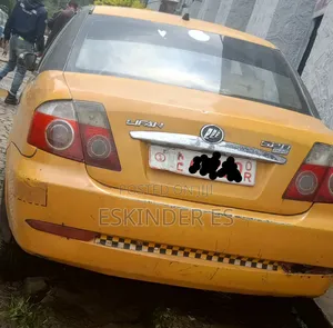 Lifan 520 2010 Yellow