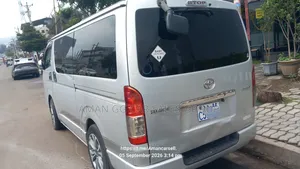 Toyota HiAce 2007 Silver