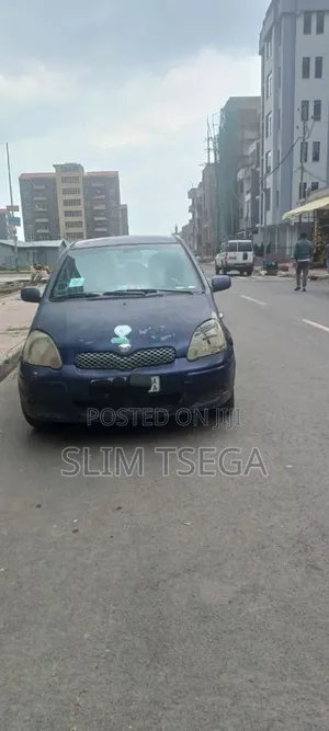 Toyota Vitz 2004 Blue