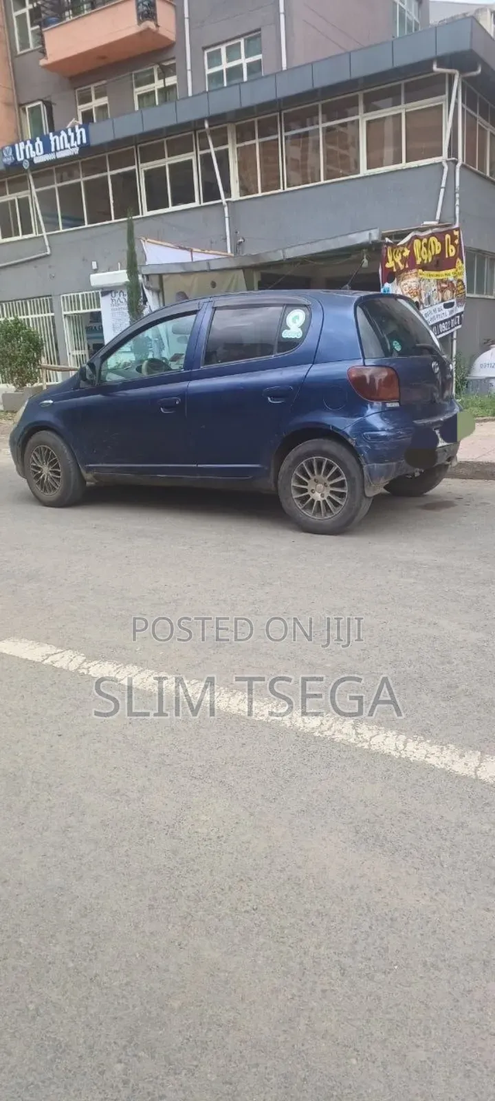 Toyota Vitz 2004 Blue