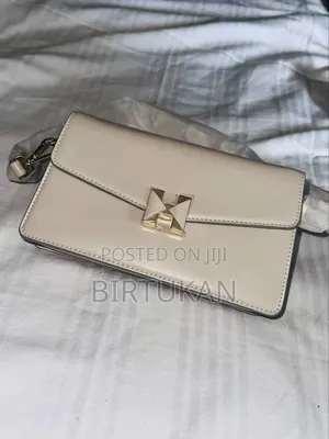 Hand Bag 3500