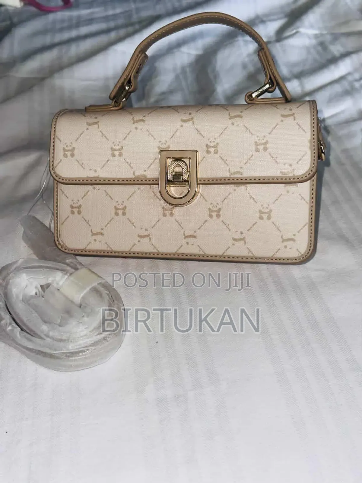 Hand Bag 3500