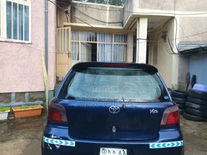 Toyota Vitz 2001 Blue