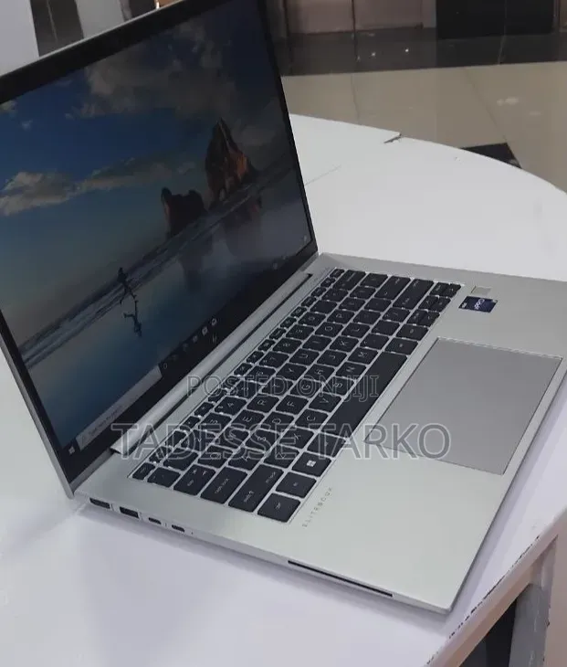 New Laptop HP EliteBook 840 G10 16GB Intel Core i7 SSD 512GB