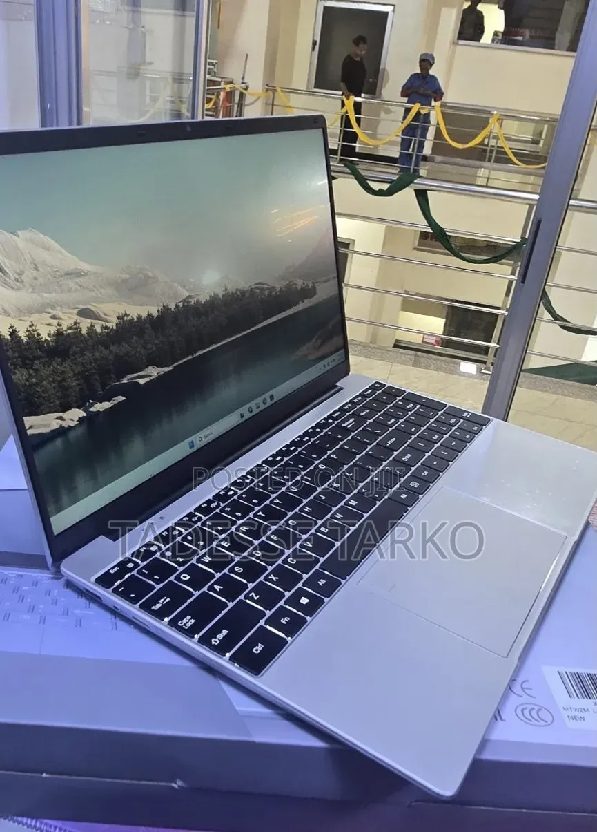 New Laptop 8GB Intel Core 2 Quad SSD 256GB