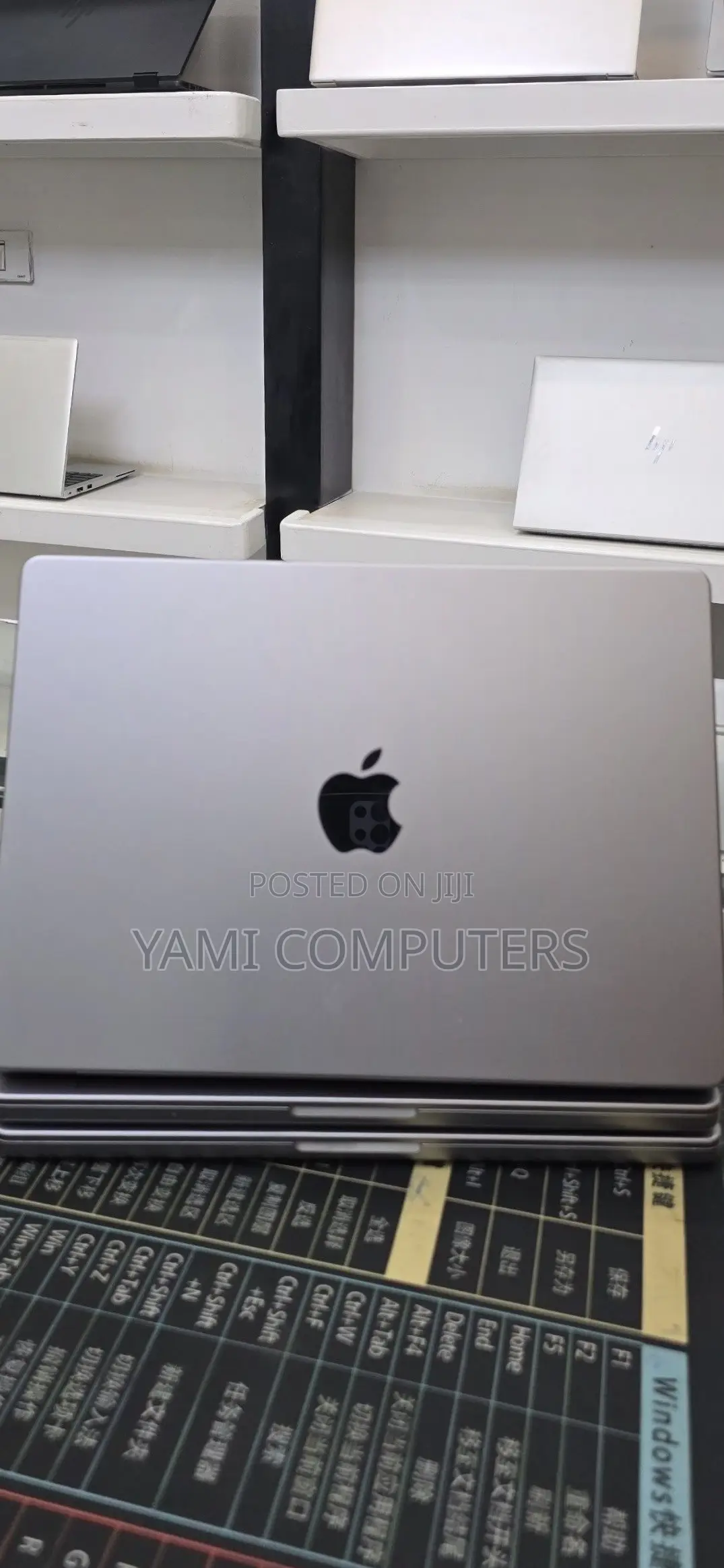 New Laptop Apple MacBook Pro 2021 M1 32GB Apple M1 Pro SSD 512GB