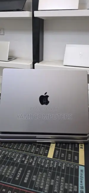 New Laptop Apple MacBook Pro 2021 M1 32GB Apple M1 Pro SSD 512GB