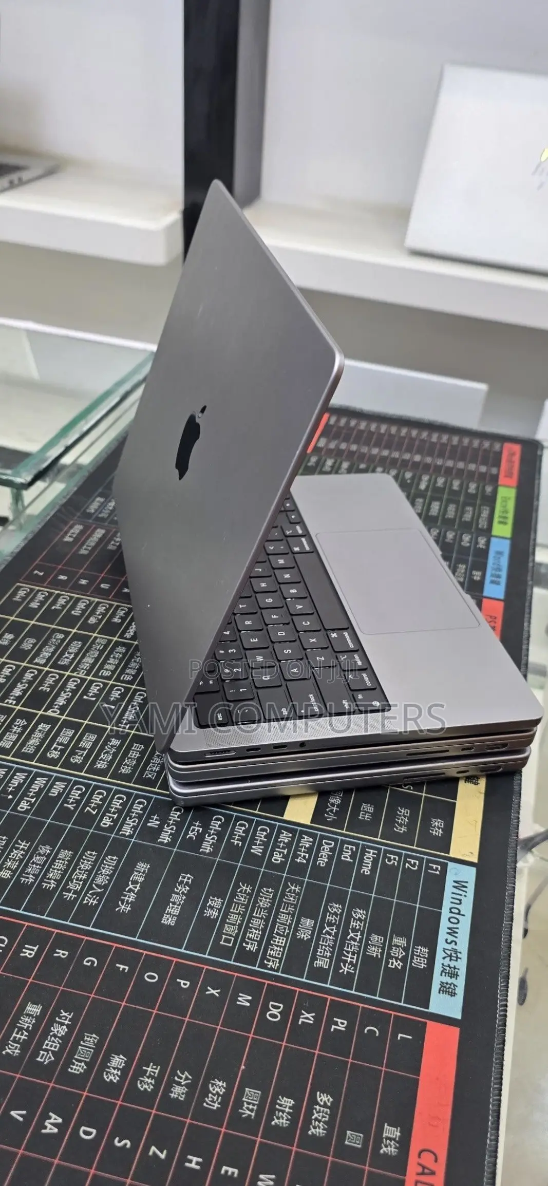 New Laptop Apple MacBook Pro 2021 M1 32GB Apple M1 Pro SSD 512GB