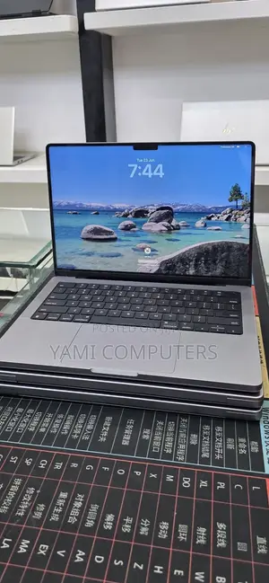 New Laptop Apple MacBook Pro 2021 M1 32GB Apple M1 Pro SSD 512GB