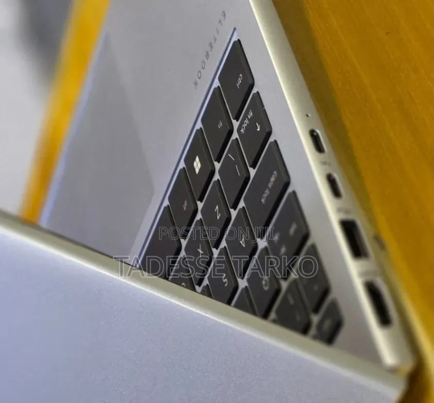 New Laptop HP Elitebook 830 G11 16GB Intel Core Ultra 7 SSD 512GB