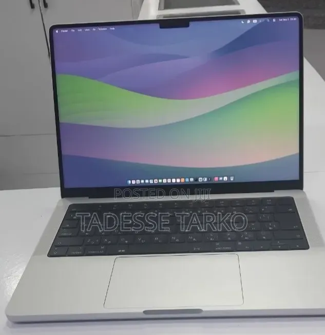 New Laptop Apple MacBook Pro 2024 M4 16GB Apple M4 Pro SSD 512GB